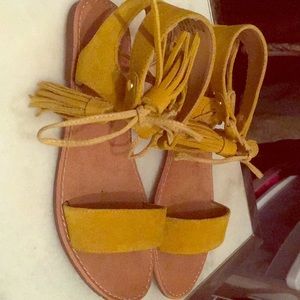 MICHAEL MUSTARD YELLOW SUEDE TASSLE SANDAL